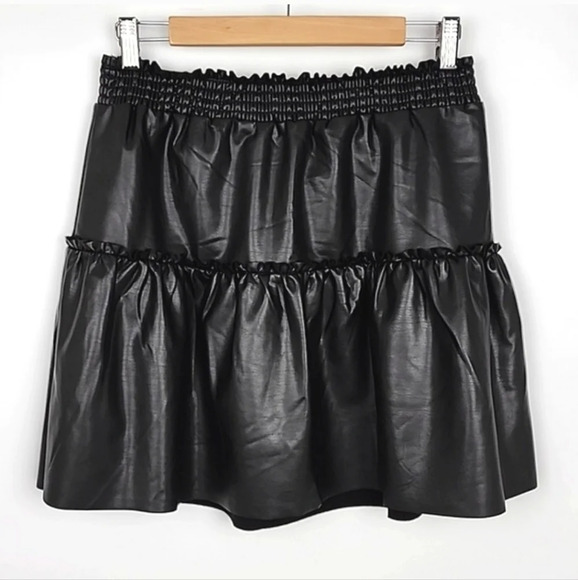 Laundry By Shelli Segal Black Mini Faux Leather Skirt Smocked  Waist Size Medium - Picture 4 of 12